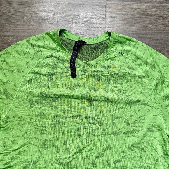 *NWOT Lululemon Men's Metal Vent Tech Short Sleeve Shirt 2.0 - Green - Picture 3 of 7